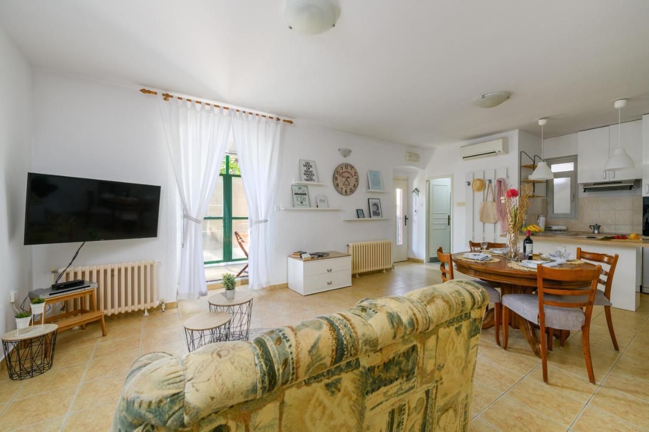 Apartman Aleksandra Pula Exterior photo